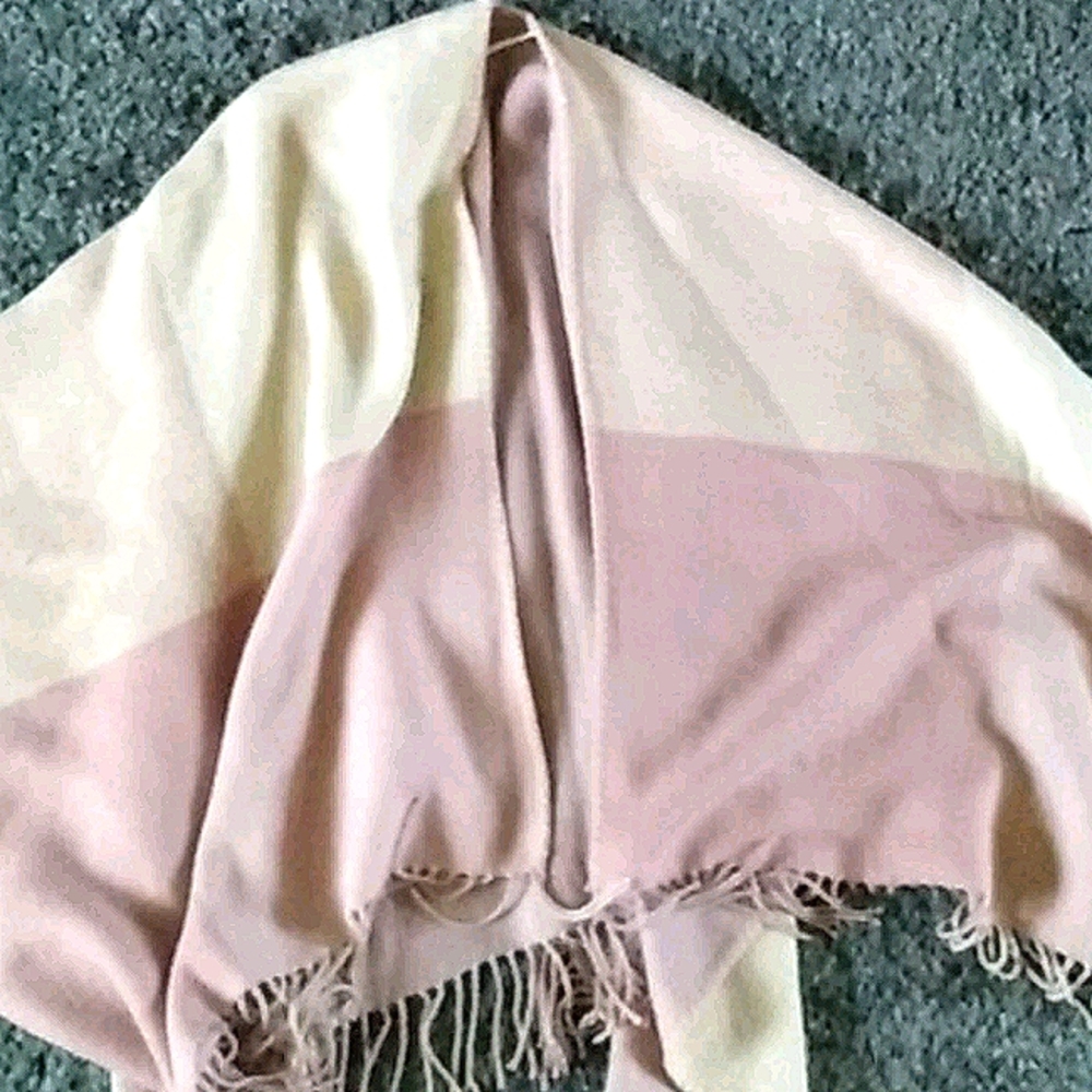 Poncho - Picture 2 of 4